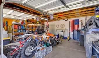 19581 Powhatan Rd, Apple Valley, CA 92308