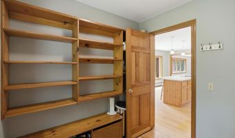 15 Polygraphic Ln, Bennington, VT 05257