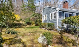 16 Heritage Rd, East Lyme, CT 06333