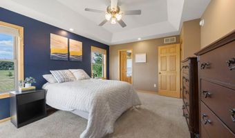 9352 67th St NW, Annandale, MN 55302