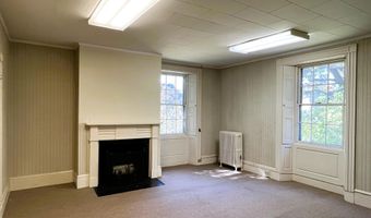 8 Crosby St, Augusta, ME 04330