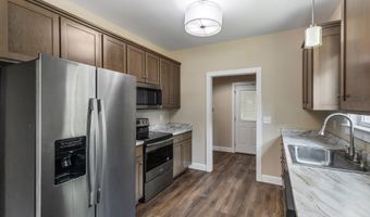 13 Douglas St, Athens, TN 37303