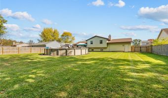 1280 Meadowview Ln, Amherst, OH 44001
