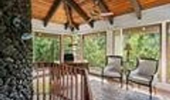 1444 W Kuiaha, Haiku, HI 96708