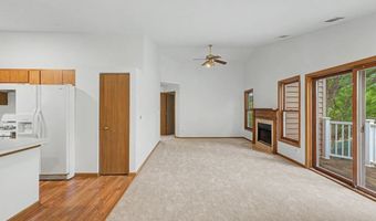 1953 N Coldspring Rd, Arlington Heights, IL 60004