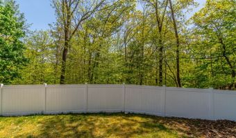 19 Red Twig Trl, Bloomingdale, NJ 07403