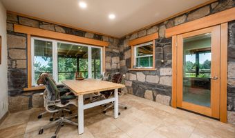 61900 Anker Ln, Bend, OR 97702