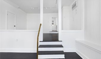 138 Spring St 1, Newport, RI 02840