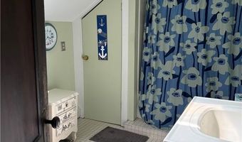 15 Villa Ave, Cranston, RI 02905