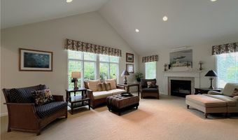 39 Wickendon Ct, Amherst, NY 14221