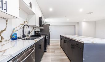 2223 S Highland Ave, Los Angeles, CA 90016