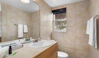 9440 W Bay Harbor Dr 2C, Bay Harbor Islands, FL 33154
