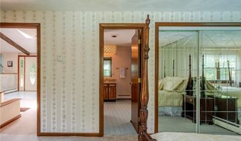 9 Apache Ln, Cumberland, RI 02864