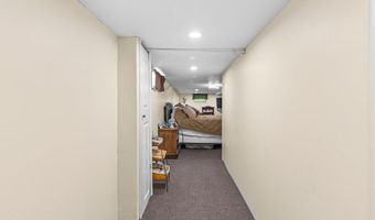 687 Hopping Rd, Belford, NJ 07718