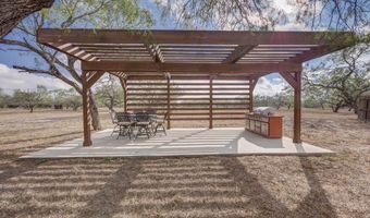 152 Summers Ln, Alice, TX 78332