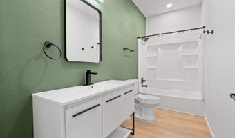 1005 F SW St, Ardmore, OK 73401
