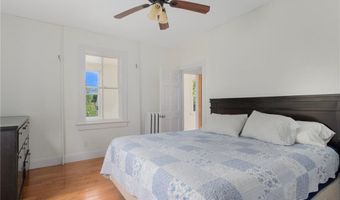 53 Warner St, Newport, RI 02840