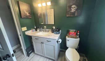 172 5th St, Bangor, ME 04401