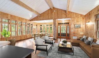 389 Castle Island Rd, Belgrade, ME 04917