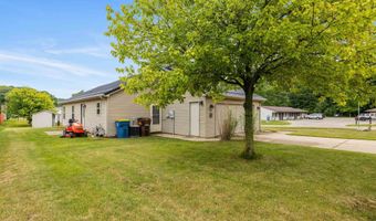 421 Manahan Dr, Angola, IN 46703