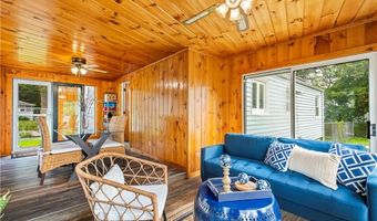 28 Alton Ave, Cumberland, RI 02864