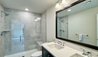 25 Brentwood Cir 25, Danbury, CT 06810