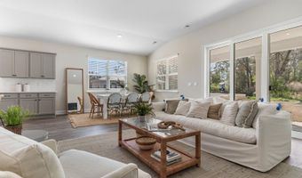 1296 Woodhouse Dr NW, Ash, NC 28420