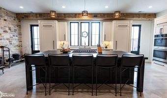 23249 Maple Rdg, Adel, IA 50003