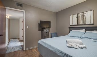 215 Carlisle Blvd NE, Albuquerque, NM 87106