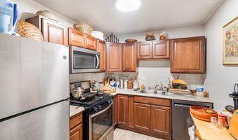6011 EMERSON St 607, Bladensburg, MD 20710