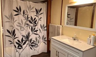 8 Graffam Rd, Baldwin, ME 04091