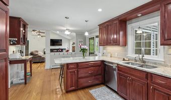 29 Old Sawmill Rd, Bedford, NH 03110
