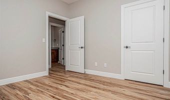 1800-1802 Broadfoot Dr, Abilene, KS 67410