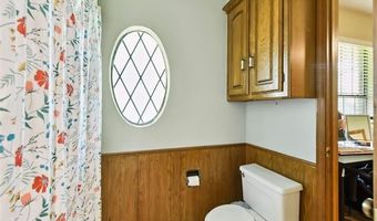 2208 Hickory Dr, Ardmore, OK 73401