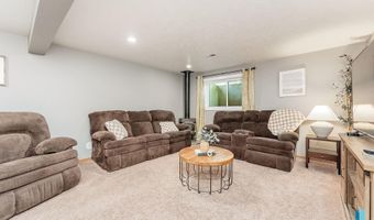 208 W Chapelwood Dr, Brandon, SD 57005