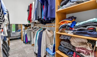 N9168 Cherry Meadow Dr, Appleton, WI 54915