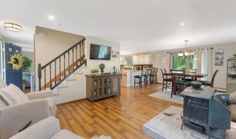 8 Locke Hill Ln, Barrington, NH 03825