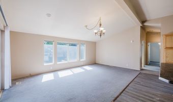 222 8th St, Carlin, NV 89822