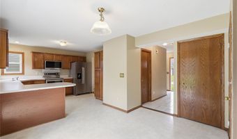 1209 8th Ave SE, Altoona, IA 50009