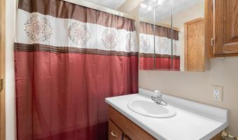 307 14th Pl NW, Austin, MN 55912