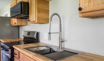 702 13th St, Altavista, VA 24517