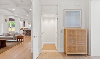 6213 DAHLONEGA Rd, Bethesda, MD 20816