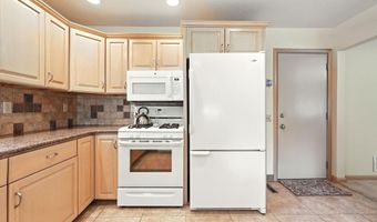 801 Pine Dr, Angola, IN 46703