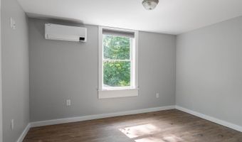 11 Kossuth St, Bangor, ME 04401