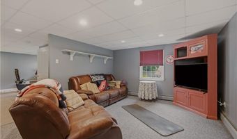 11 Carol Ave, Bristol, RI 02809
