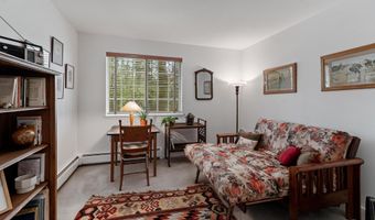 26 Lake Forest Dr, Burlington, VT 05401