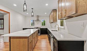 1006 26TH St S, Arlington, VA 22202