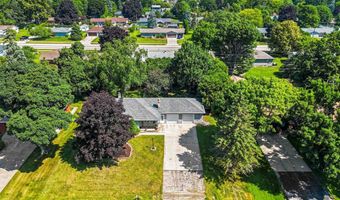 500 W SUNSET Ave, Appleton, WI 54911