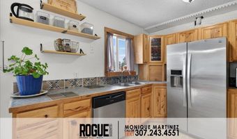 1960 Prairie Ln, Bar Nunn, WY 82601
