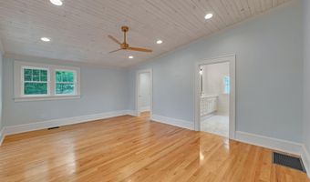 263 NE Oak Hill St, Abingdon, VA 24210